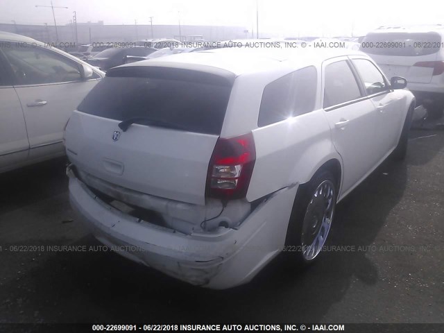 2D4FV47TX7H663409 - 2007 DODGE MAGNUM SE WHITE photo 4