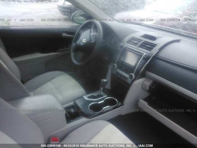 4T4BF1FK9DR324750 - 2013 TOYOTA CAMRY L/SE/LE/XLE 灰色 照片 5