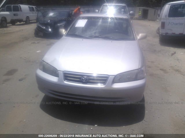 4T1BG22K9YU693066 - 2000 TOYOTA CAMRY CE/LE/XLE BEIGE photo 6