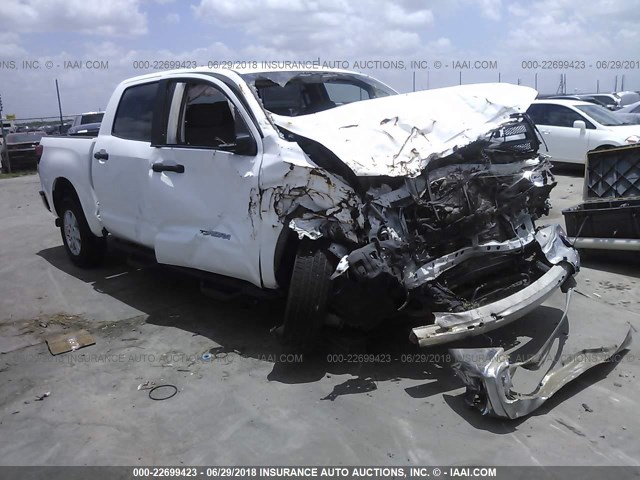 5TFEM5F10BX024171 - 2011 TOYOTA TUNDRA CREWMAX SR5 WHITE photo 1