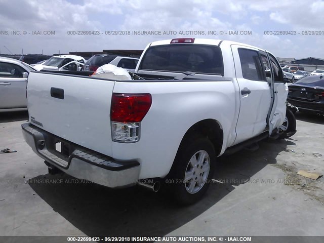 5TFEM5F10BX024171 - 2011 TOYOTA TUNDRA CREWMAX SR5 WHITE photo 4