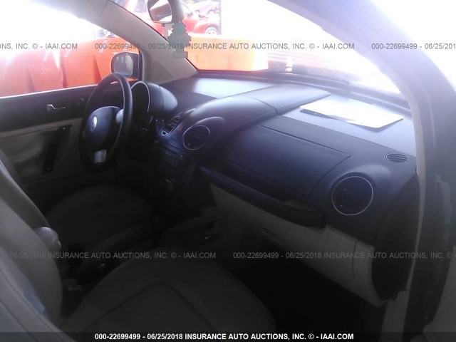 3VWPW31C88M509718 - 2008 VOLKSWAGEN NEW BEETLE S შავი ფოტო 5