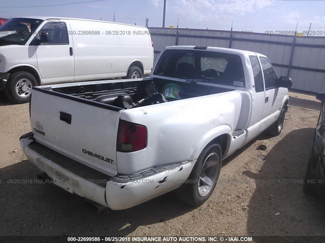 1GCCS19H338153001 - 2003 CHEVROLET S TRUCK S10 WHITE photo 4