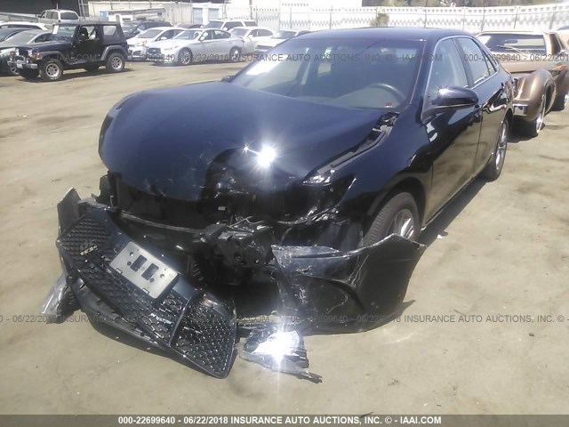 4T1BF1FK0HU744171 - 2017 TOYOTA CAMRY LE/XLE/SE/XSE BLACK photo 2