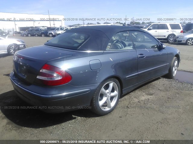 WDBTK65J75F145891 - 2005 MERCEDES-BENZ CLK 320 GRAY photo 4