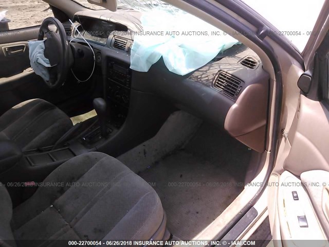 4T1BG28K1YU649358 - 2000 TOYOTA CAMRY CE/LE/XLE 米色 照片 5