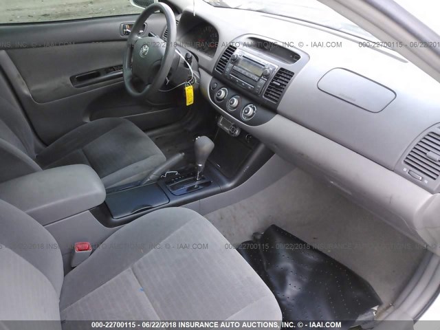 4T1BE32K85U558426 - 2005 TOYOTA CAMRY LE/XLE/SE 白色 照片 5