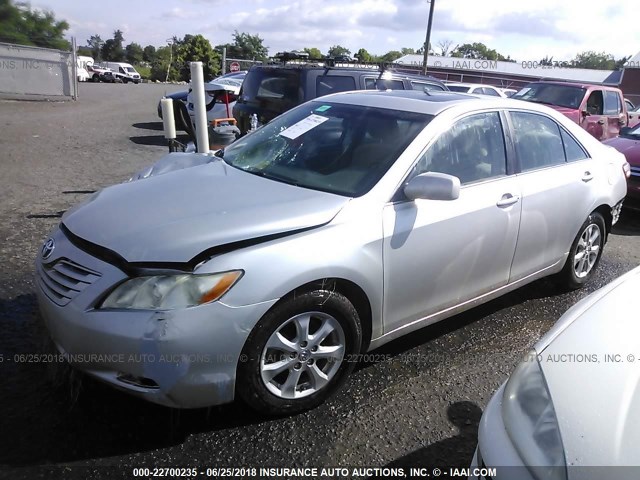 4T1BE46K98U260567 - 2008 TOYOTA CAMRY CE/LE/XLE/SE SILVER photo 2