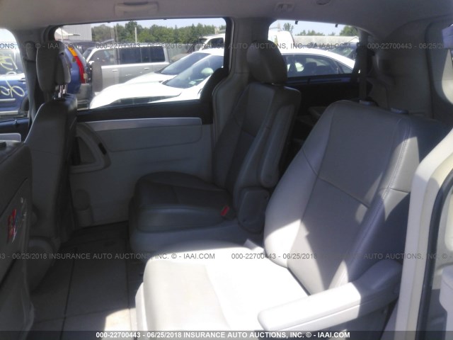 2V4RW3DG0BR622059 - 2011 VOLKSWAGEN ROUTAN SE SILVER photo 8