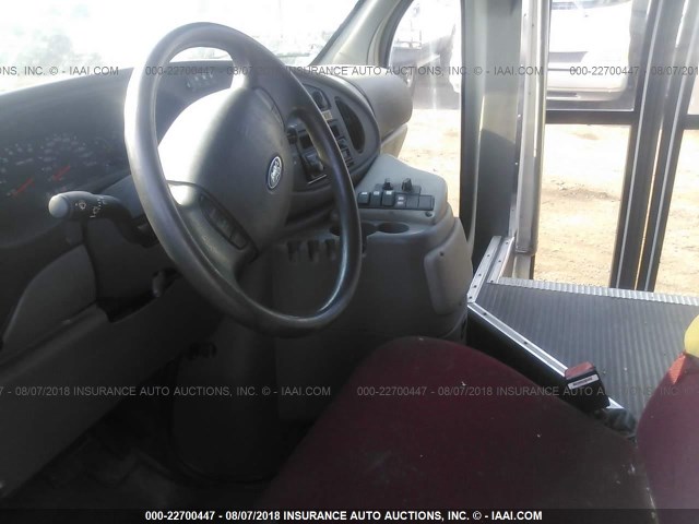 1FDXE45S25HB00901 - 2005 FORD E450 Unknown photo 5