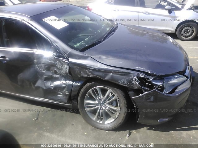 4T1BF1FK9HU785429 - 2017 TOYOTA CAMRY LE/XLE/SE/XSE 灰色 照片 6