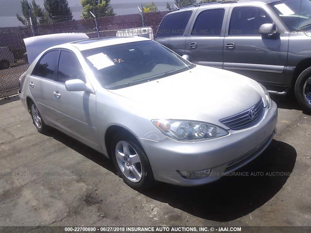 4T1BE30K56U663848 - 2006 TOYOTA CAMRY LE/XLE/SE ნაცრისფერი ფოტო 1