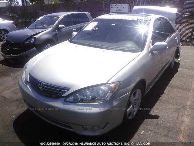 4T1BE30K56U663848 - 2006 TOYOTA CAMRY LE/XLE/SE ნაცრისფერი ფოტო 2