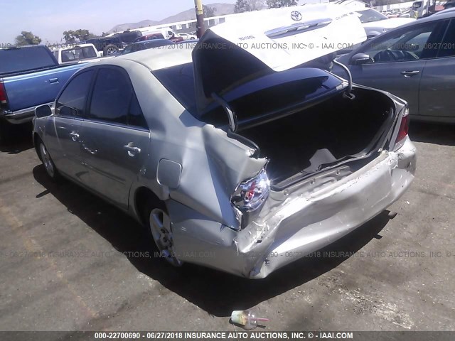 4T1BE30K56U663848 - 2006 TOYOTA CAMRY LE/XLE/SE ნაცრისფერი ფოტო 3