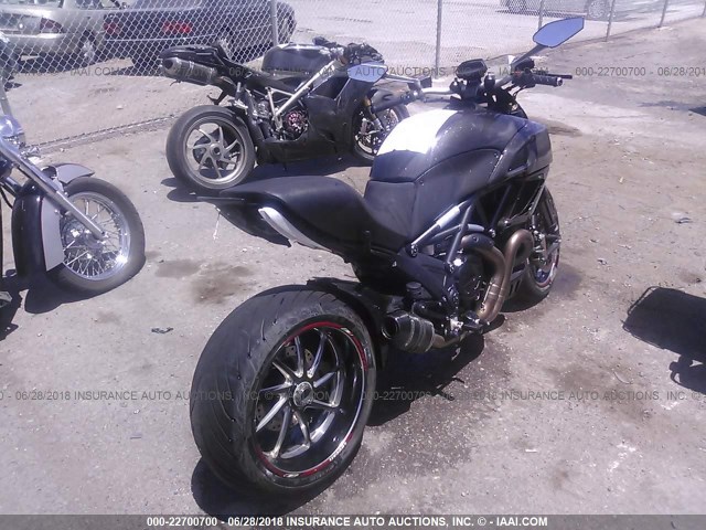 ZDM13BLWXBB005497 - 2011 DUCATI DIAVEL BLACK photo 4