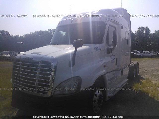 3AKJGLDRXDSBZ6771 - 2013 FREIGHTLINER CASCADIA 125  Unknown photo 2