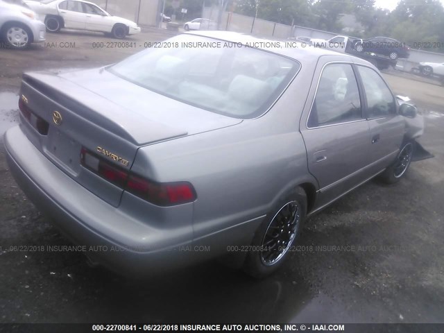 4T1BG22K6WU255909 - 1998 TOYOTA CAMRY CE/LE/XLE ნაცრისფერი ფოტო 4