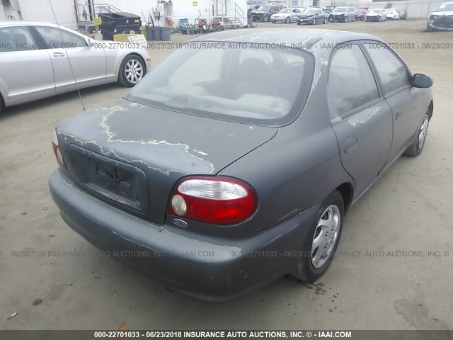 KNAFB1211Y5867659 - 2000 KIA SEPHIA LS GRAY photo 4