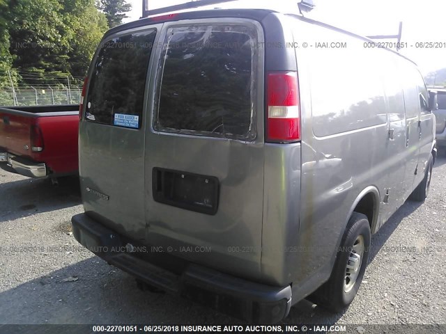 1GCGG25V261178411 - 2006 CHEVROLET EXPRESS G2500  GRAY photo 6