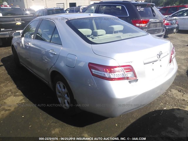 4T4BF3EK6AR044485 - 2010 TOYOTA CAMRY SE/LE/XLE 银色 照片 3