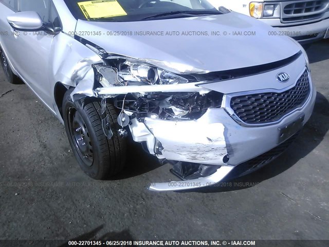 KNAFK4A67G5535755 - 2016 KIA FORTE LX SILVER photo 6