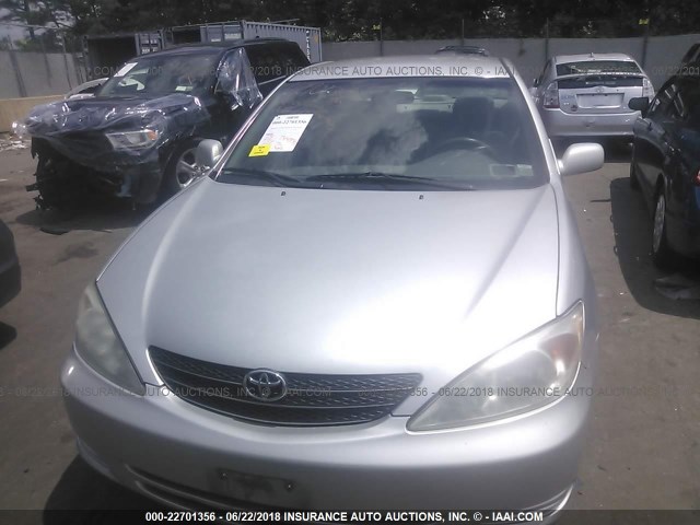 4T1BE32K54U879015 - 2004 TOYOTA CAMRY LE/XLE/SE ვერცხლისფერი ფოტო 6
