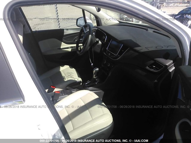 KL4CJCSB5HB006767 - 2017 BUICK ENCORE ESSENCE WHITE photo 5