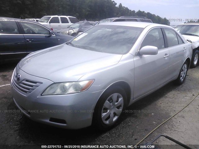 4T1BE46K07U122284 - 2007 TOYOTA CAMRY NEW GENERATION CE/LE/XLE/SE SILVER photo 2
