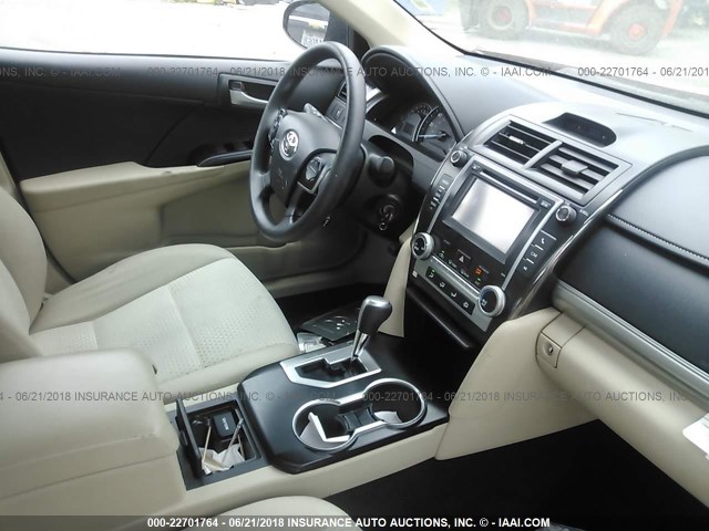 4T4BF1FK7ER359420 - 2014 TOYOTA CAMRY L/SE/LE/XLE 红色 照片 5