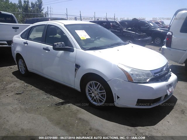 1FAHP35N68W228202 - 2008 FORD FOCUS SE/SEL/SES WHITE photo 1