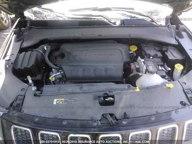 3C4NJDBB0HT660479 - 2017 JEEP COMPASS LATITUDE შავი ფოტო 10