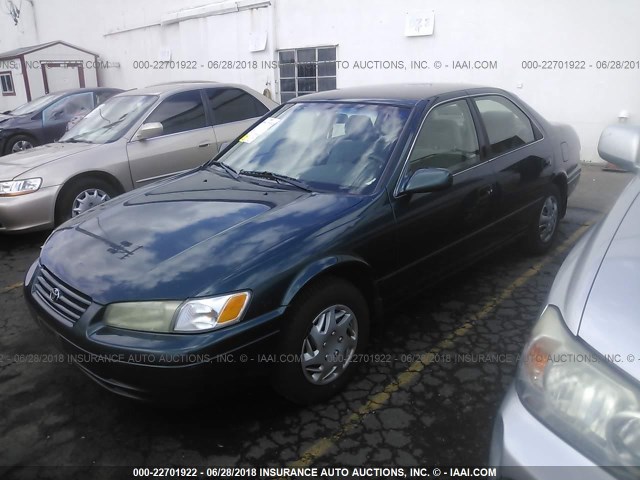 4T1BG22K0WU210187 - 1998 TOYOTA CAMRY CE/LE/XLE 绿色 照片 2