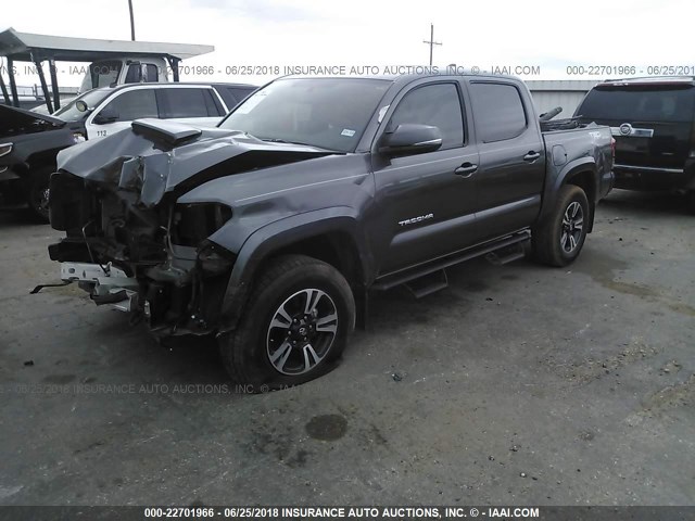 5TFCZ5AN1HX067123 - 2017 TOYOTA TACOMA DBL CAB/SR/TRDSPT/OR/PRO ნაცრისფერი ფოტო 2