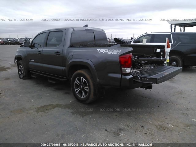 5TFCZ5AN1HX067123 - 2017 TOYOTA TACOMA DBL CAB/SR/TRDSPT/OR/PRO GRAY photo 3