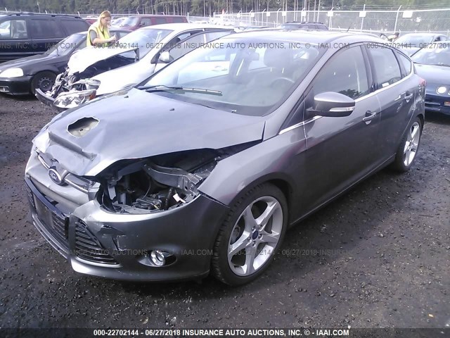 1FADP3N24EL118976 - 2014 FORD FOCUS TITANIUM GRAY photo 2