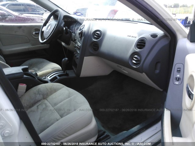 2G2WP522251352479 - 2005 PONTIAC GRAND PRIX WHITE photo 5