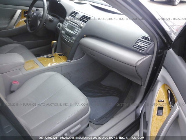 JTNBK46K973021467 - 2007 TOYOTA CAMRY NEW GENERAT LE/XLE/SE GRAY photo 5