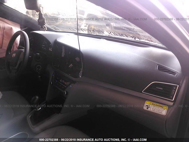 KMHD74LF2HU162779 - 2017 HYUNDAI ELANTRA SE GRAY photo 5