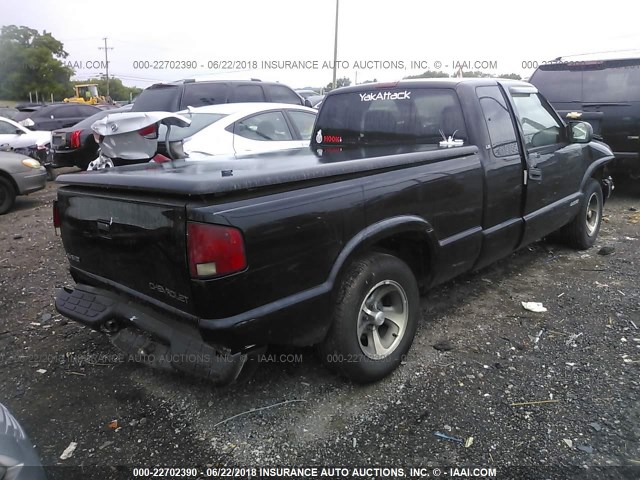 1GCCS19W528150906 - 2002 CHEVROLET S TRUCK S10 BLACK photo 4