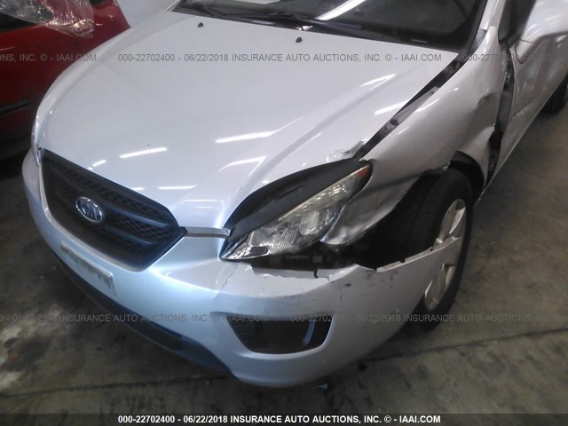 KNAFG526187182943 - 2008 KIA RONDO LX/EX SILVER photo 6