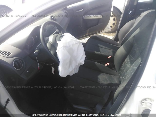 JM1DE1KY9E0181697 - 2014 MAZDA MAZDA2 SPORT WHITE photo 5