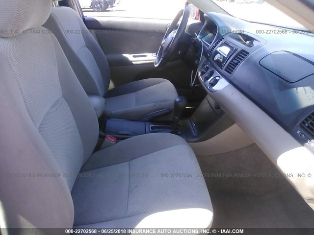 4T1BE32K45U083518 - 2005 TOYOTA CAMRY LE/XLE/SE წითელი ფოტო 5