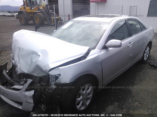 4T1BF3EK3AU013804 - 2010 TOYOTA CAMRY SE/LE/XLE SILVER photo 2