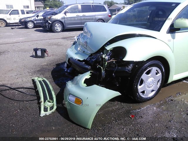 3VWDD21C9YM463545 - 2000 VOLKSWAGEN NEW BEETLE GLX 绿色 照片 6