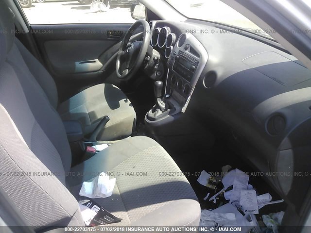 2T1KR32E17C670908 - 2007 TOYOTA COROLLA MATRIX XR SILVER photo 5