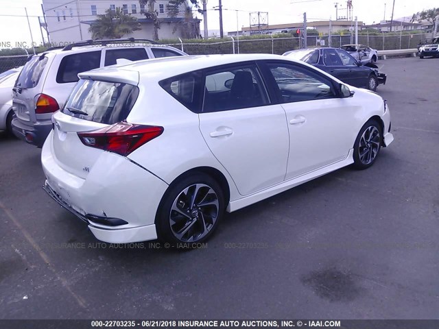 JTNKARJE6JJ570578 - 2018 TOYOTA COROLLA IM WHITE photo 4