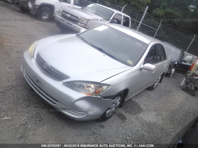 4T1BE32K74U815039 - 2004 TOYOTA CAMRY LE/XLE/SE ვერცხლისფერი ფოტო 2