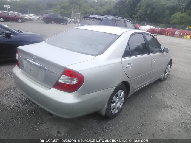 4T1BE32K74U815039 - 2004 TOYOTA CAMRY LE/XLE/SE ვერცხლისფერი ფოტო 4