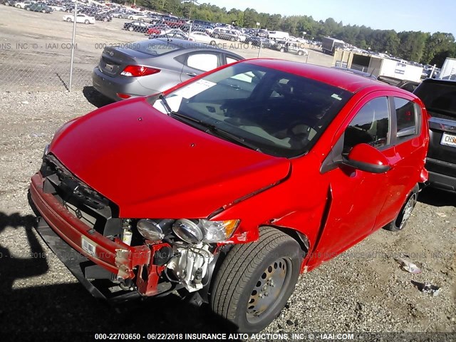 1G1JA6SH7E4117901 - 2014 CHEVROLET SONIC LS RED photo 2