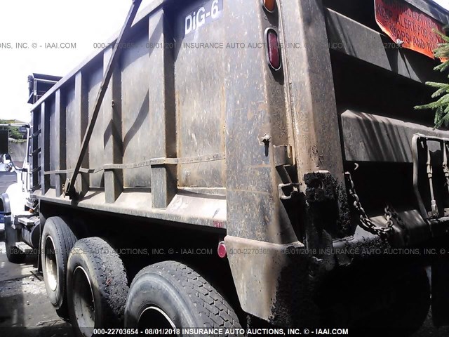 1M2AG11C53M004407 - 2003 MACK 700 CV700 WHITE photo 3